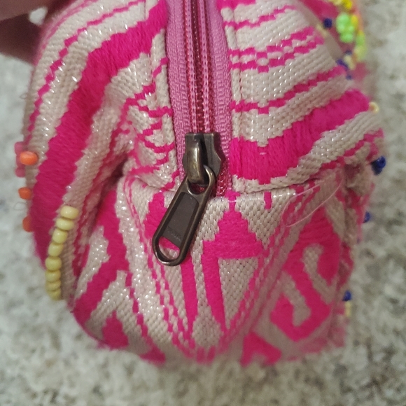 Makeup pouch 👝 - Picture 3 of 4